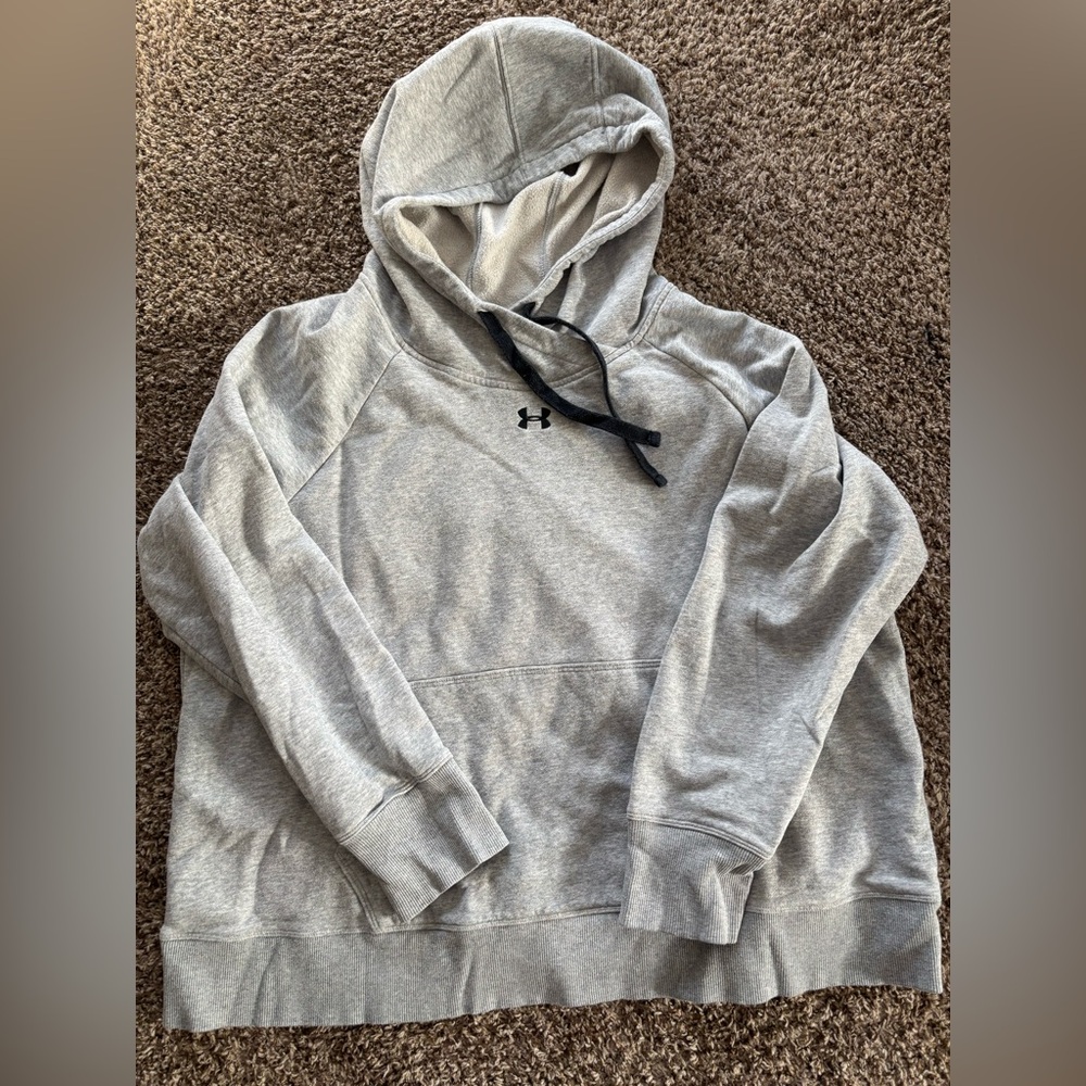 2x Womans Under Armour hoodie